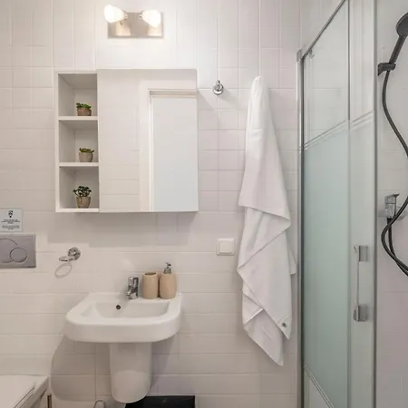 Barreiros Ii By An Island Funchal (Madeira)